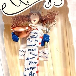 2004 Queen of Cuisine, Copper Hair Hallmark Keepsake Ornament